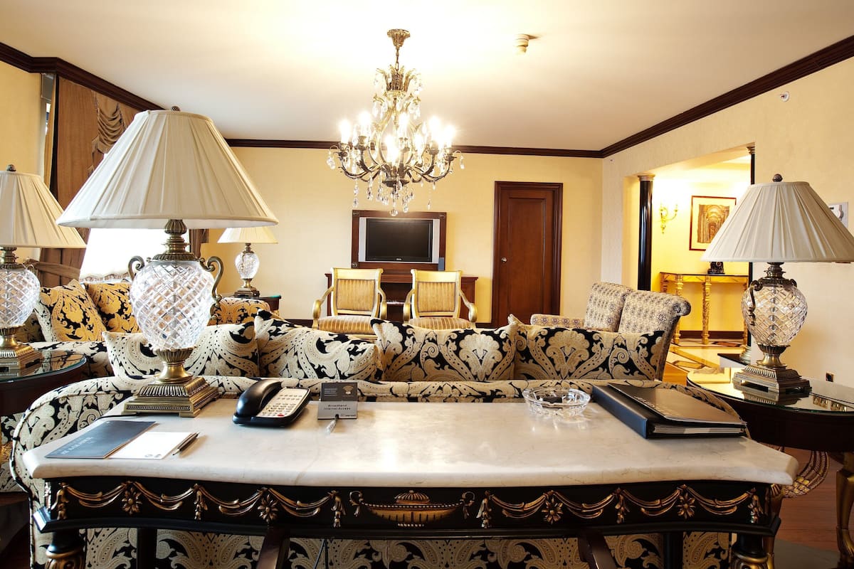 presidential suite, 1 single bed, smoking (pasha) | 1 bedroom, hypo-allergenic bedding, down duvets, minibar