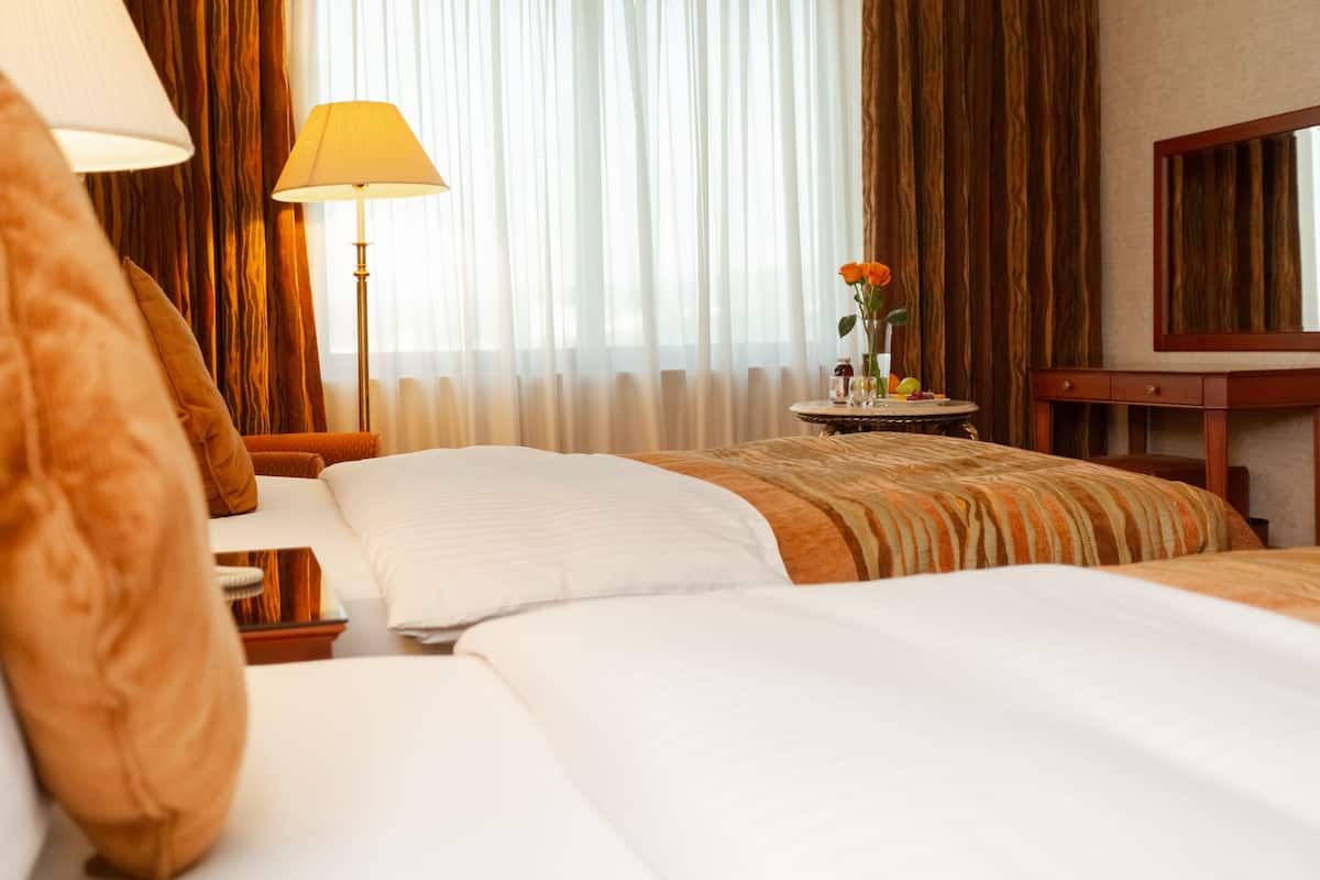 1 Schlafzimmer, Allergikerbettwaren, Daunenbettdecken, Minibar