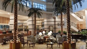 2 Bars/Lounges, Sportbar, Lobby-Lounge