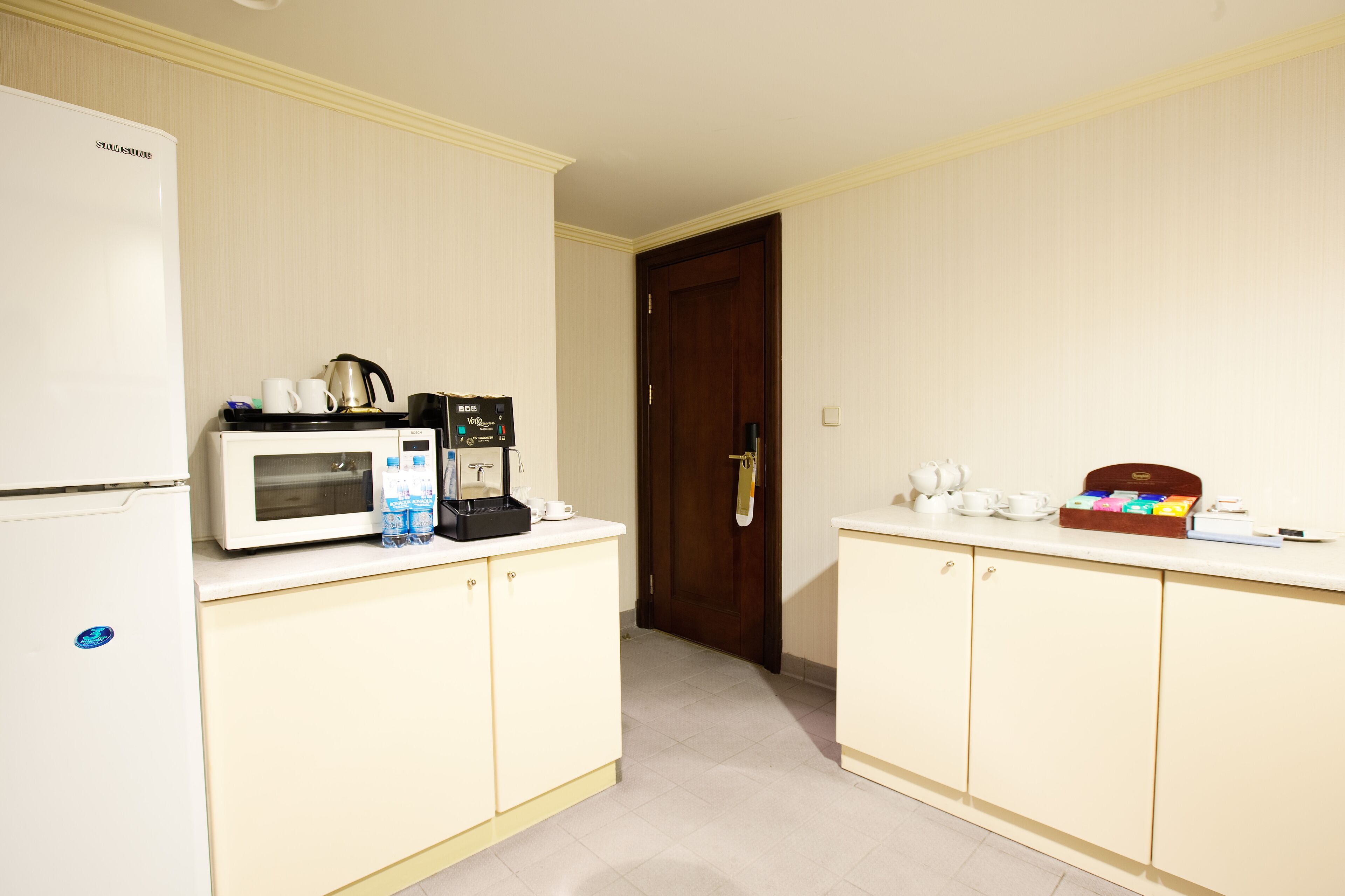 presidential suite, 1 single bed, smoking (pasha) | 1 bedroom, hypo-allergenic bedding, down duvets, minibar