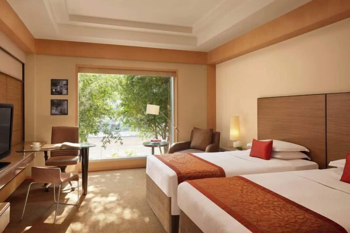 1 bedroom, premium bedding, minibar, in-room safe