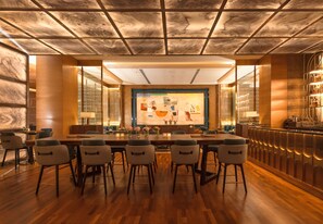 5 restaurants, breakfast, lunch, dinner served; Chinese cuisine