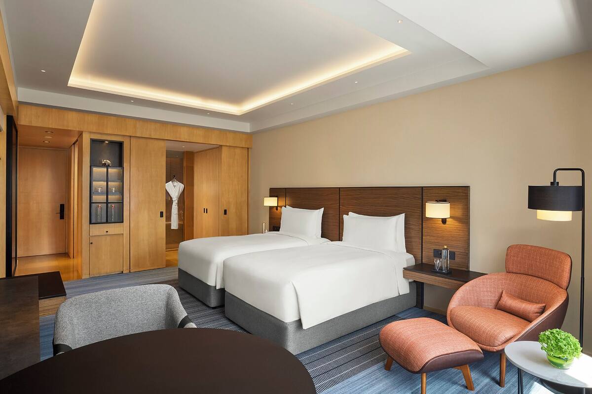 Ropa de cama de alta calidad y minibar