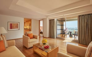 Apartment, 3 Bedrooms | Premium bedding, minibar, in-room safe, individually decorated