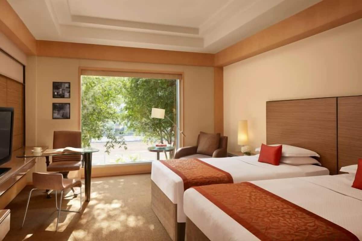 1 bedroom, premium bedding, minibar, in-room safe