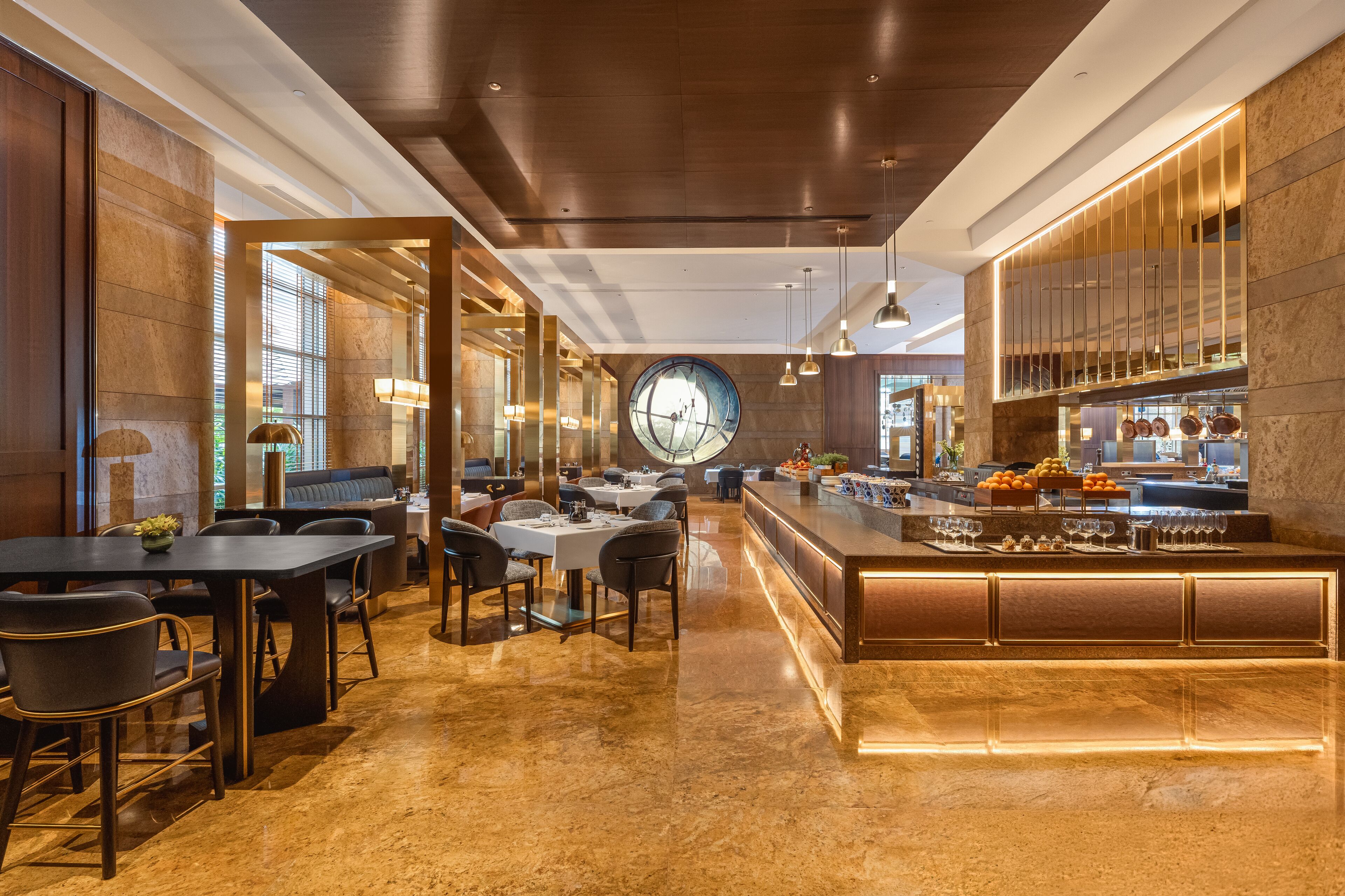 5 restaurants, breakfast, lunch, dinner served; chinese cuisine