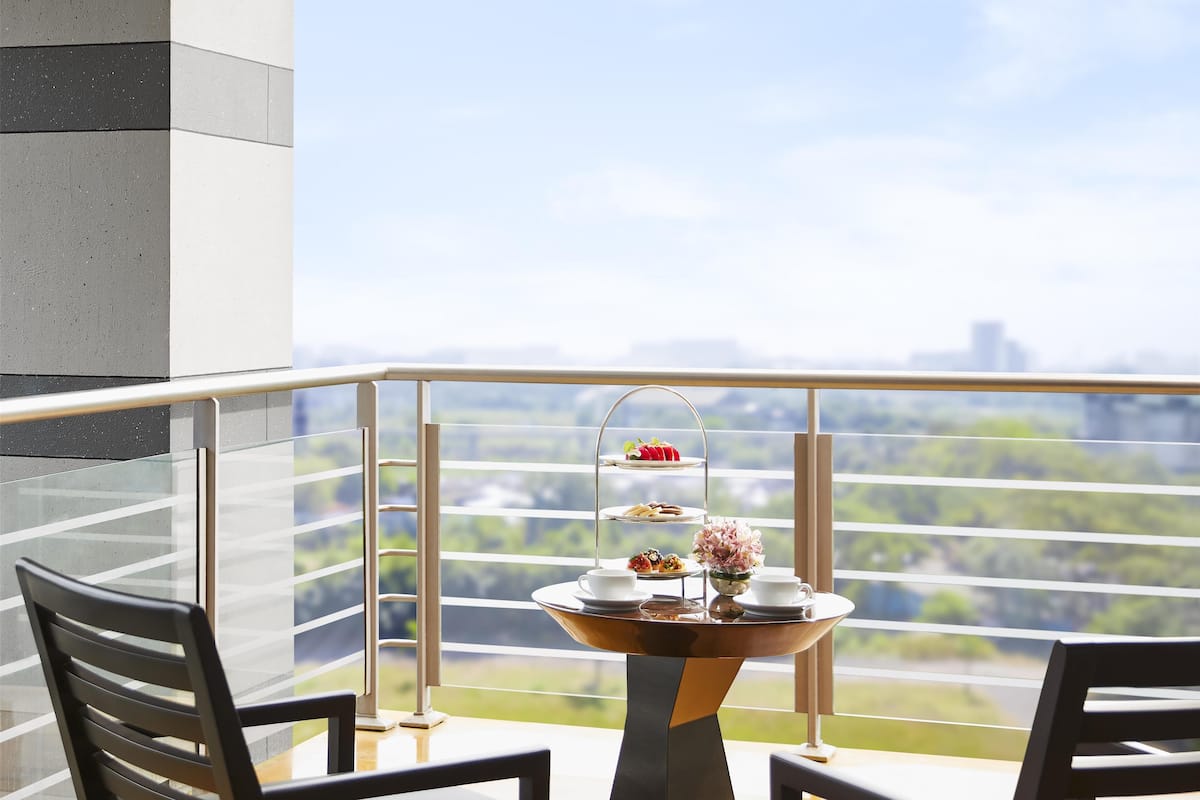 1 bedroom, premium bedding, minibar, in-room safe