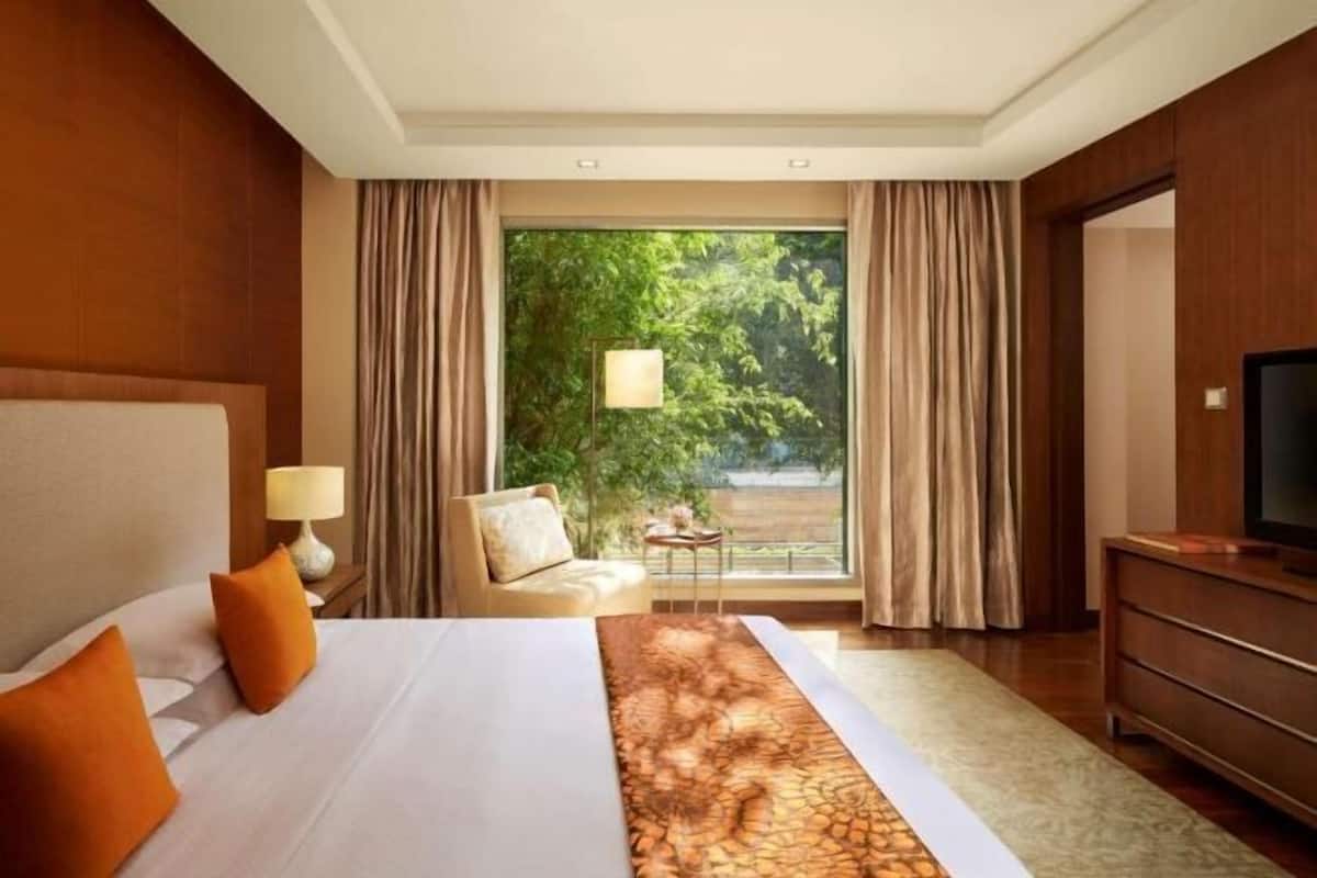 1 bedroom, premium bedding, minibar, in-room safe
