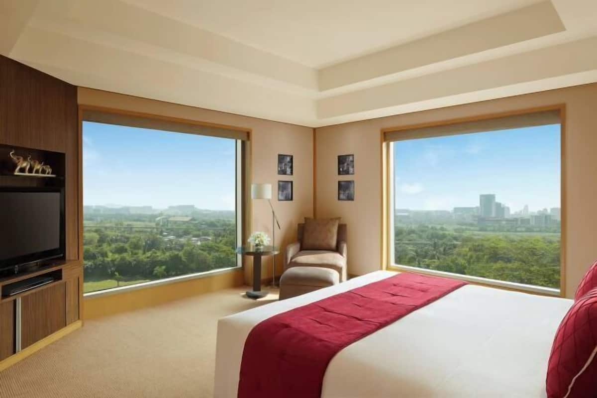 1 bedroom, premium bedding, minibar, in-room safe