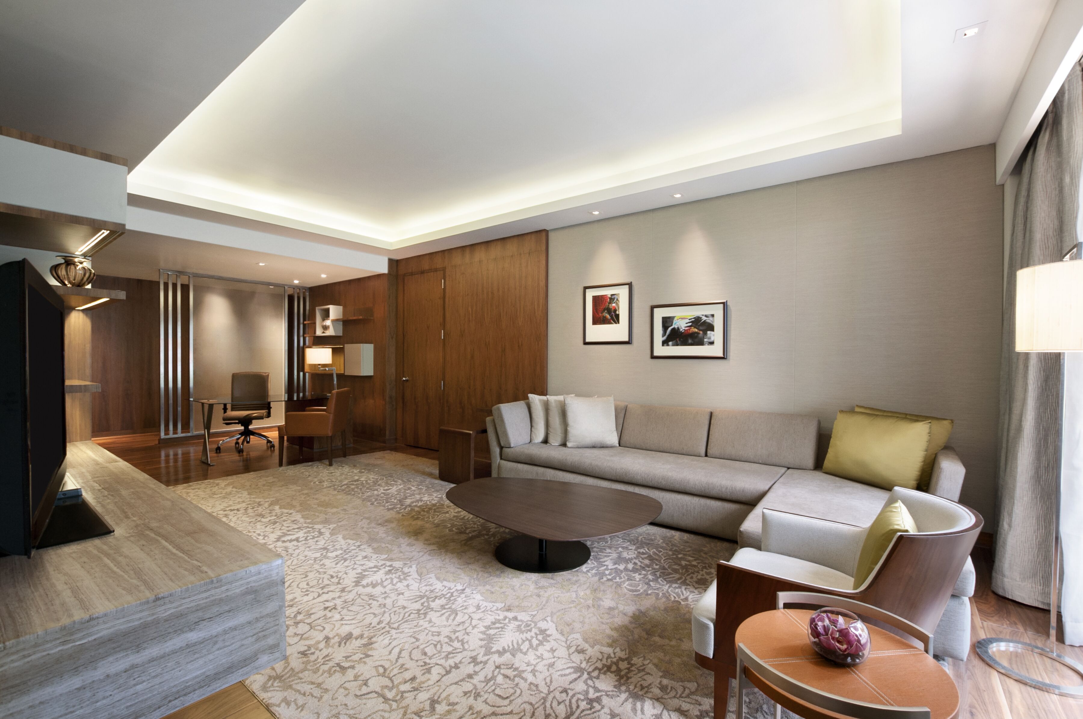 Suite (Diplomatic) | Premium bedding, minibar, in-room safe, desk
