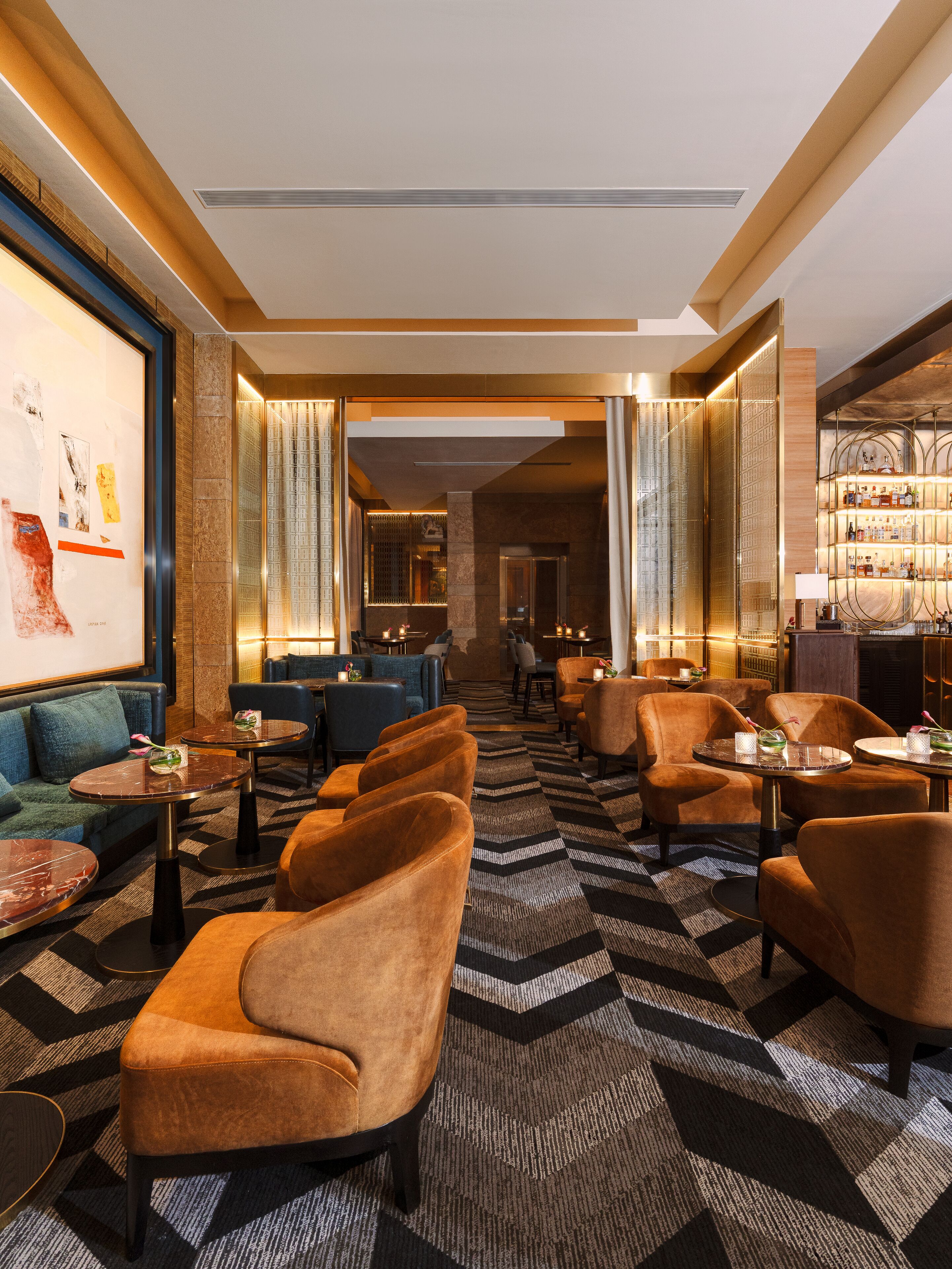 4 restaurants; breakfast, lunch, dinner, and brunch served