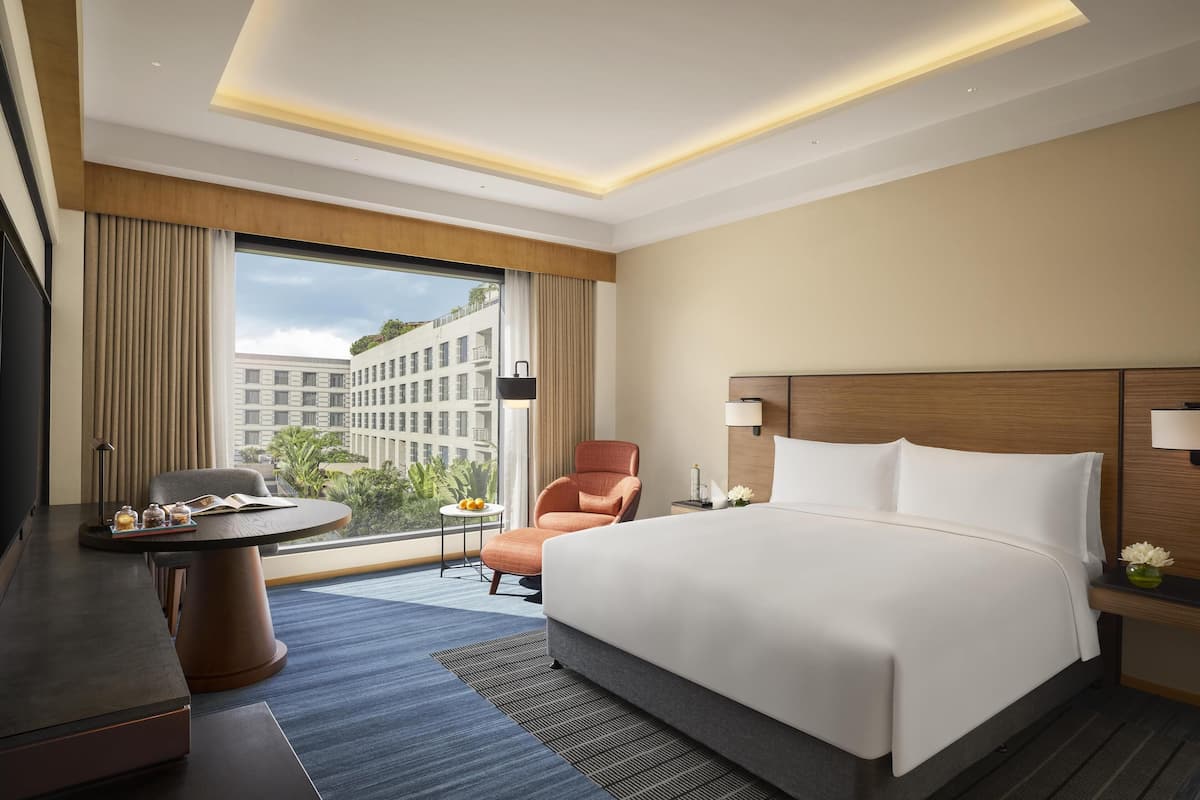 1 bedroom, premium bedding, minibar, in-room safe