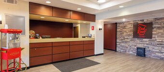 Red Roof Inn & Suites Indianapolis Airport