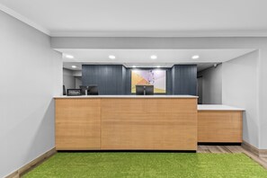 Lobby - Spark by Hilton Cincinnati Airport South (Florence)