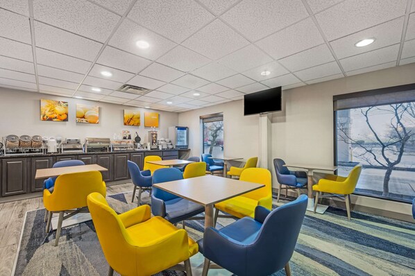 Free daily buffet breakfast - Comfort Inn Airport Turfway Road (Florence)