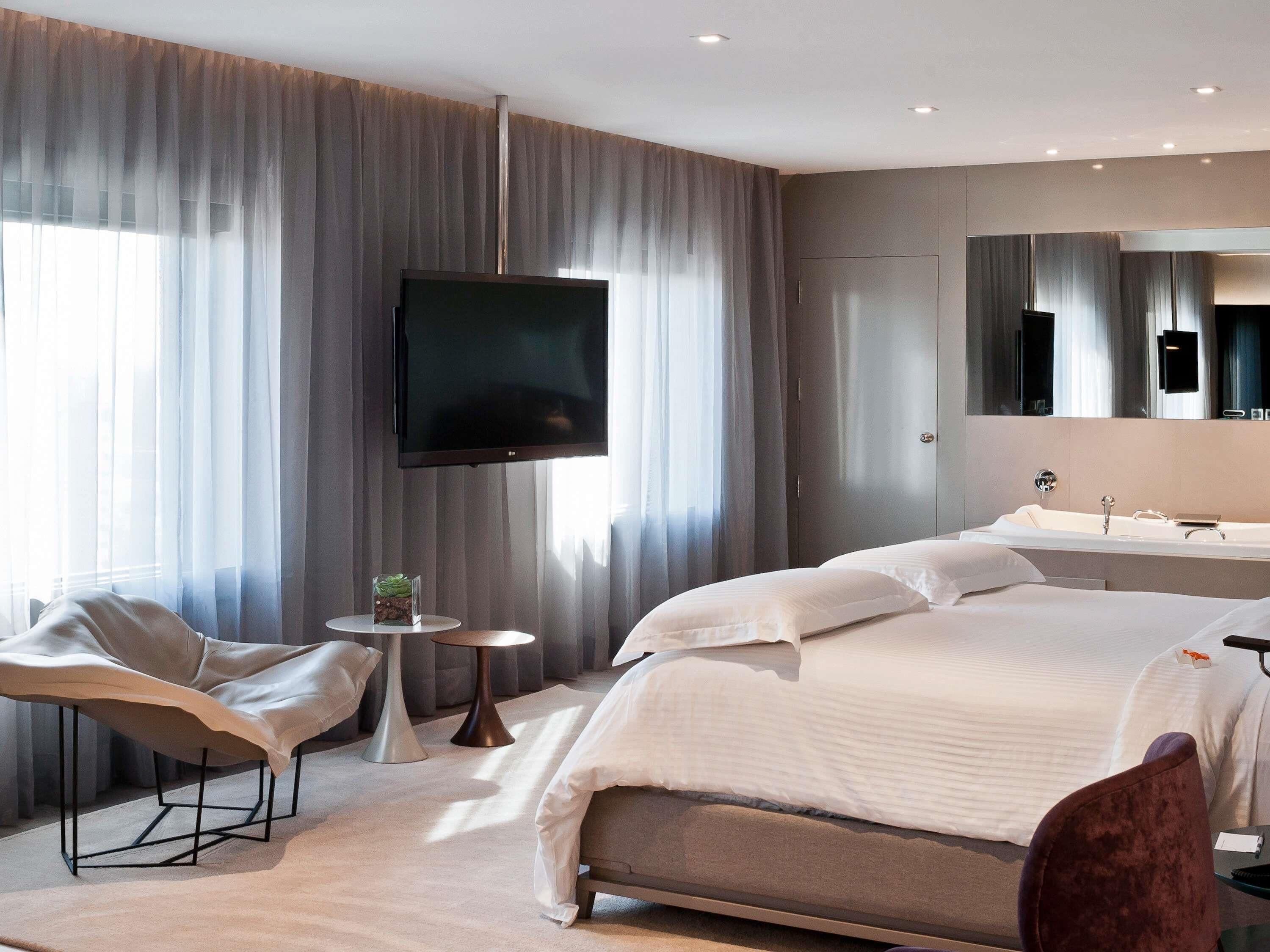 Svit - 1 kingsize-säng (view of Ibirapuera Park) | Sängtillbehör av högsta kvalitet och minibar