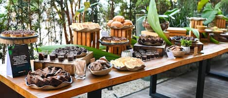 2 restaurants, breakfast, lunch, dinner served; vegan cuisine