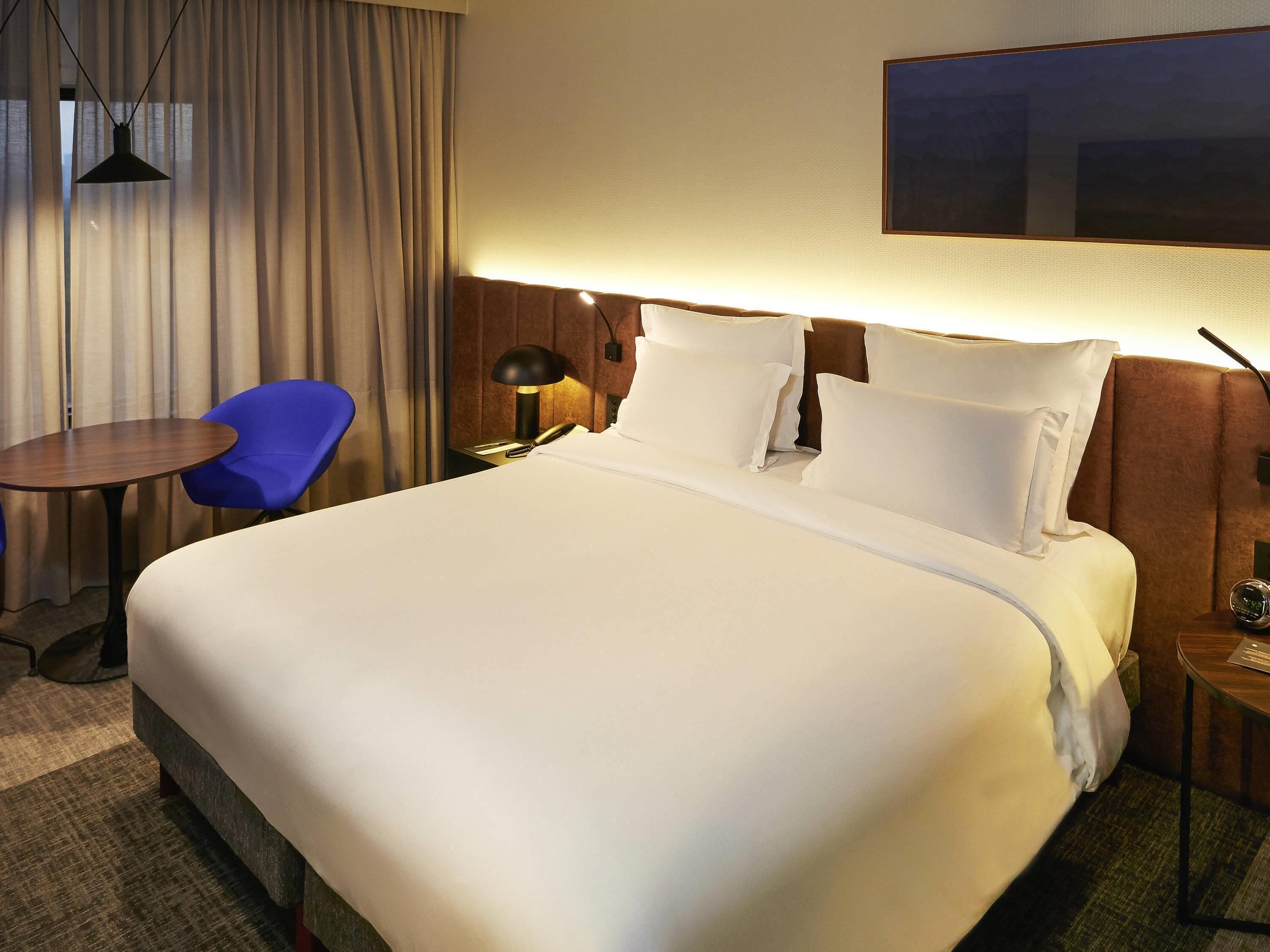 Deluxe-Zimmer, 1 Queen-Bett (Premium) | Hochwertige Bettwaren, Minibar, Zimmersafe, Schreibtisch