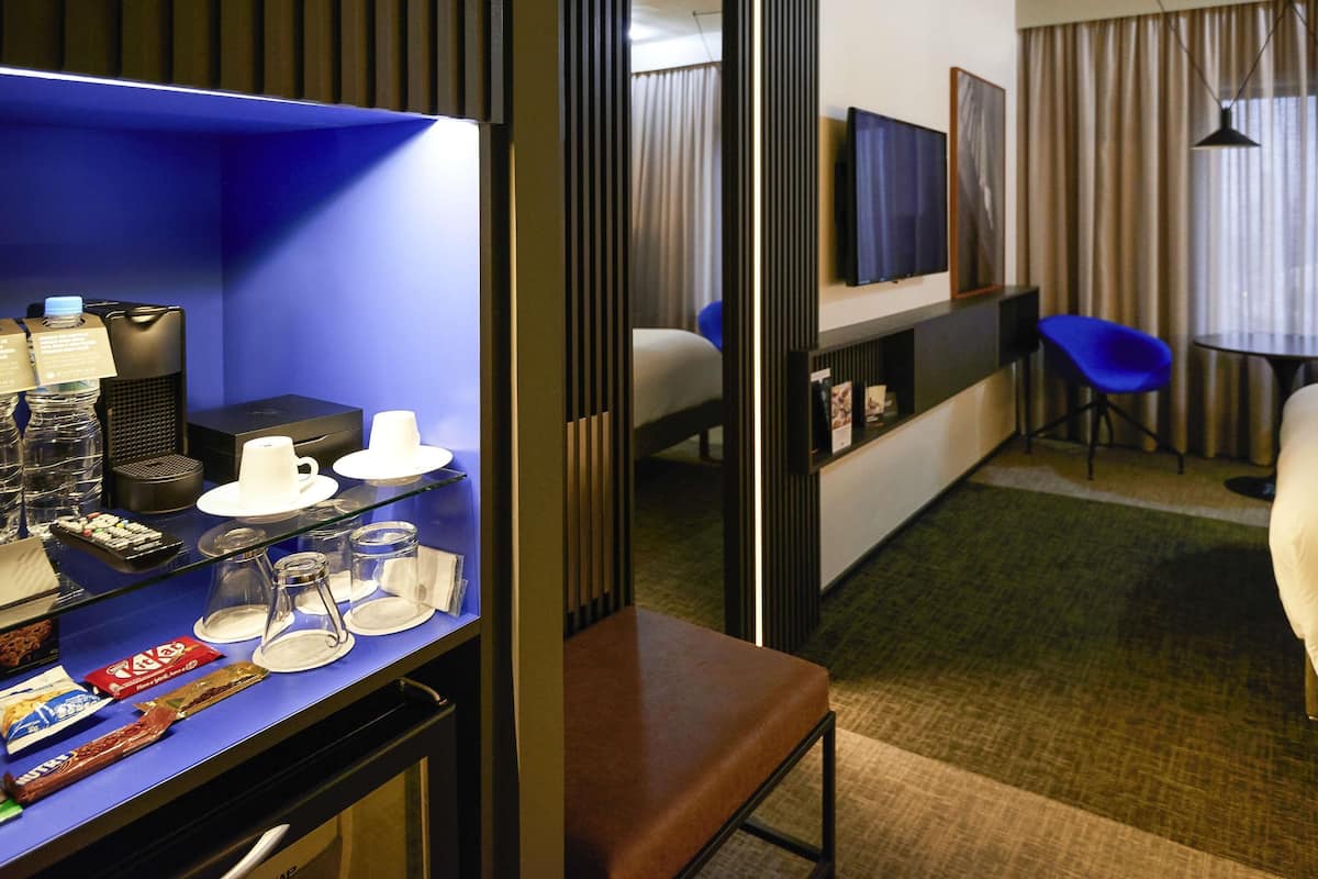 Deluxe Room, 1 Queen Bed (Premium)
