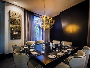 2 restaurants servant le petit déjeuner, spécialités Cuisine vegan