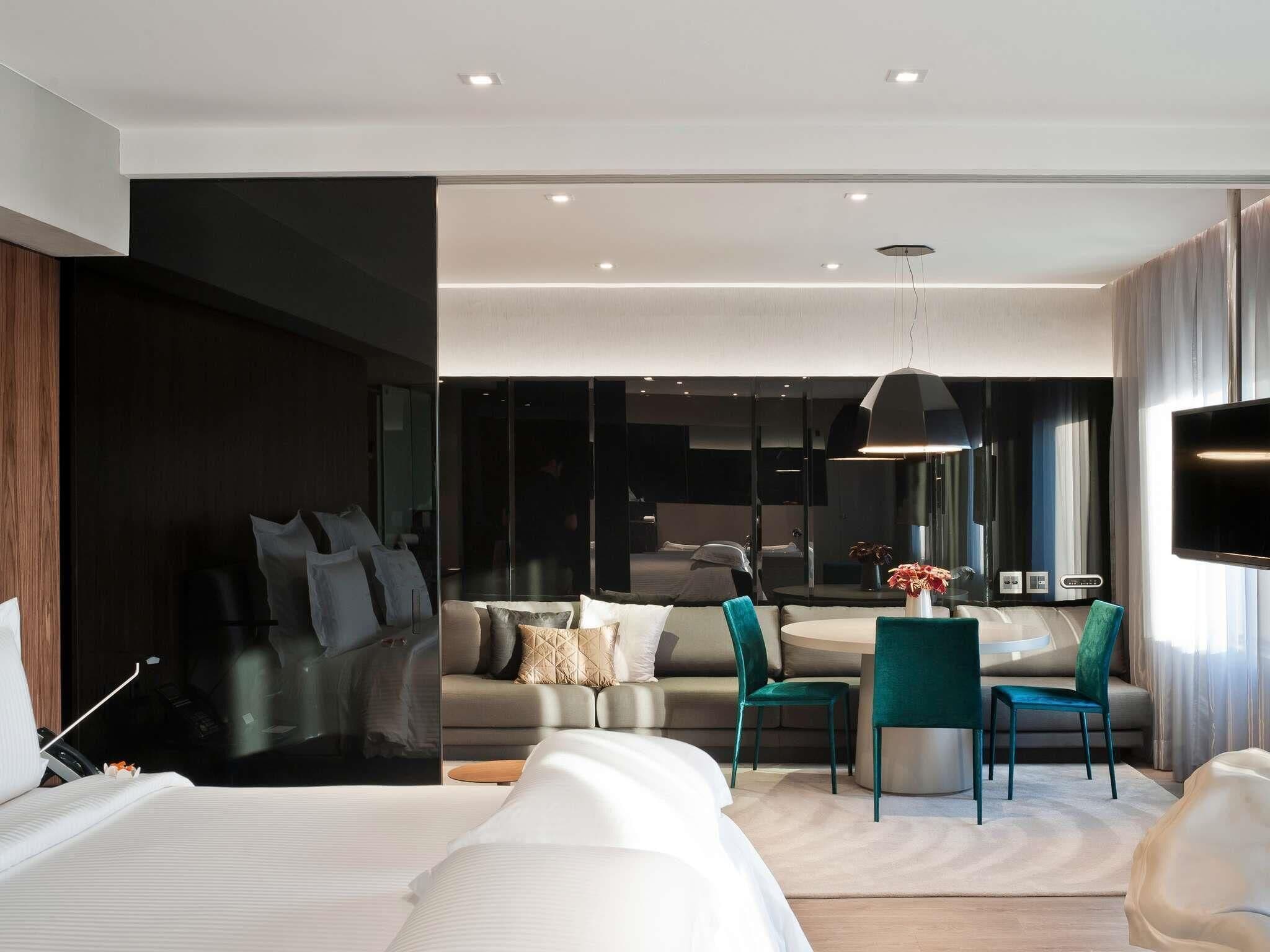Suite, 1 Katil Raja (King) (view of Ibirapuera Park) | Peralatan tempat tidur premium, bar mini, peti besi dalam bilik, meja 
