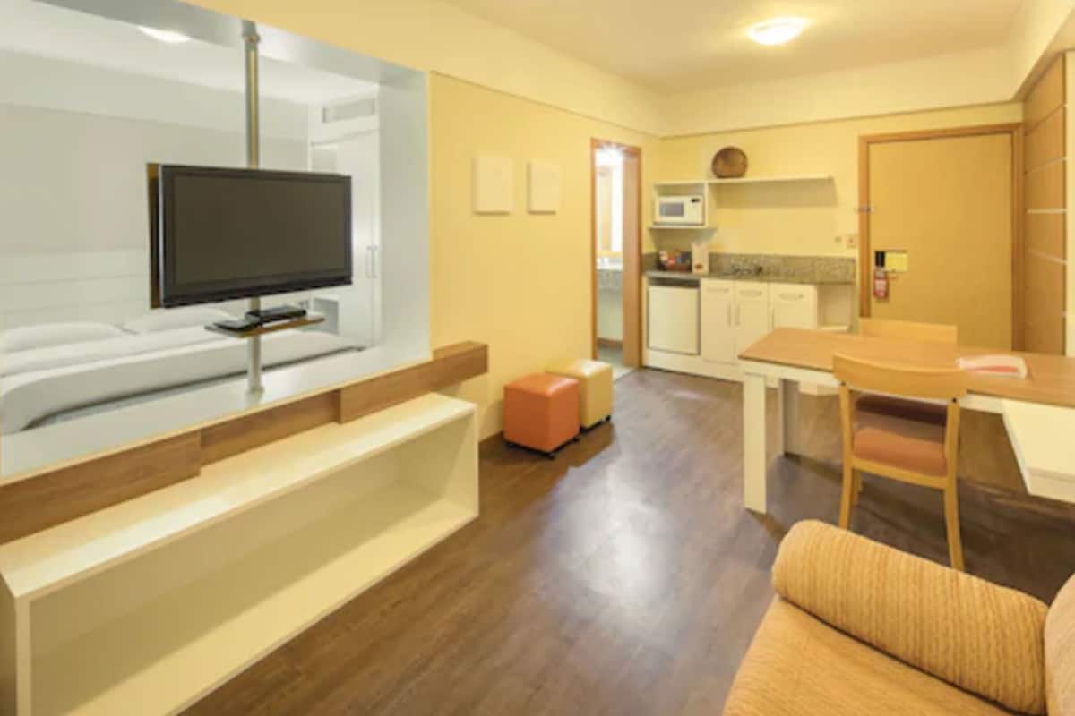 1 bedroom, premium bedding, minibar, in-room safe