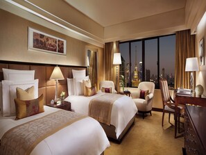 Premium bedding, pillow-top beds, minibar, in-room safe