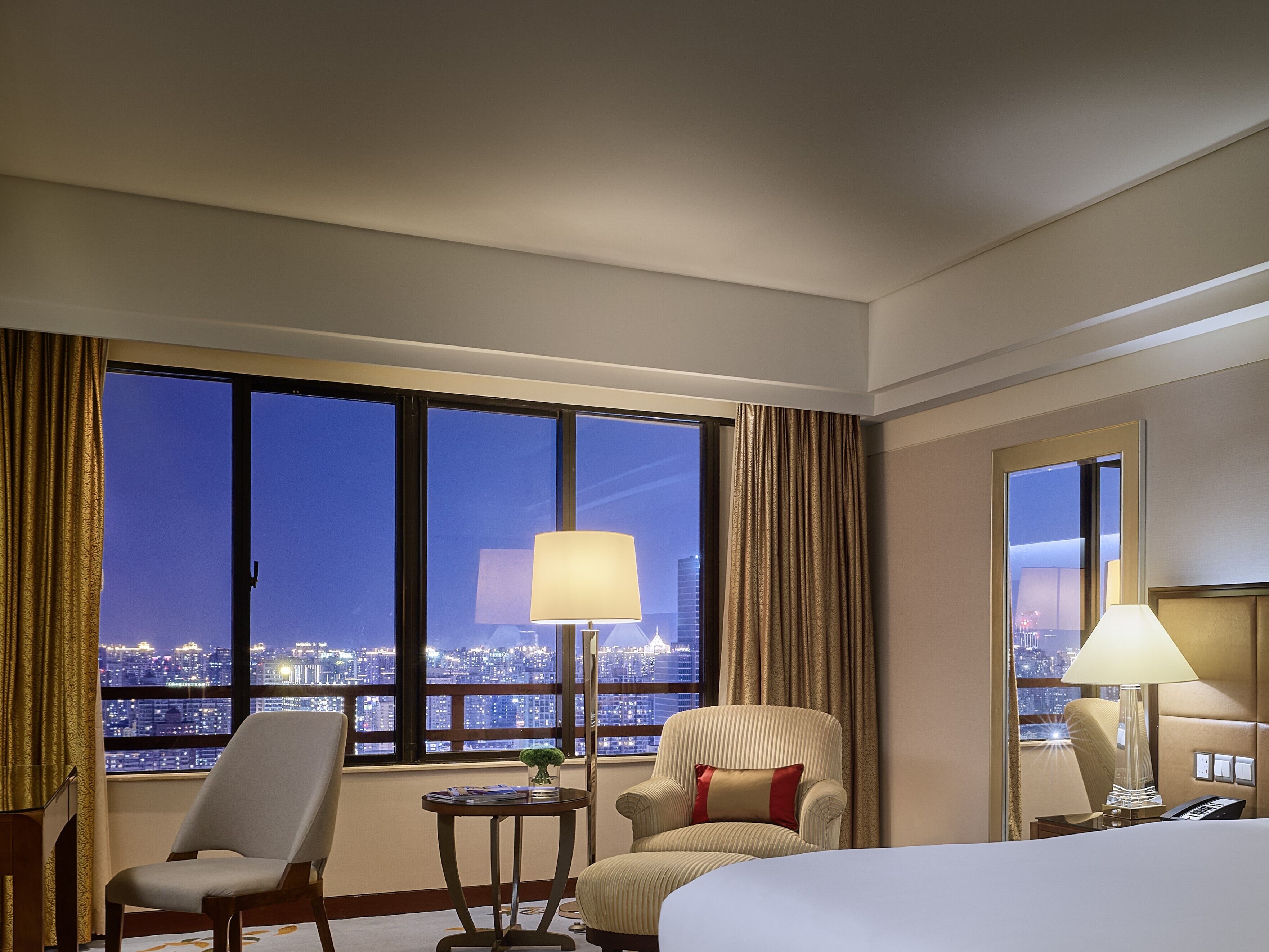 1 bedroom, premium bedding, pillow-top beds, minibar