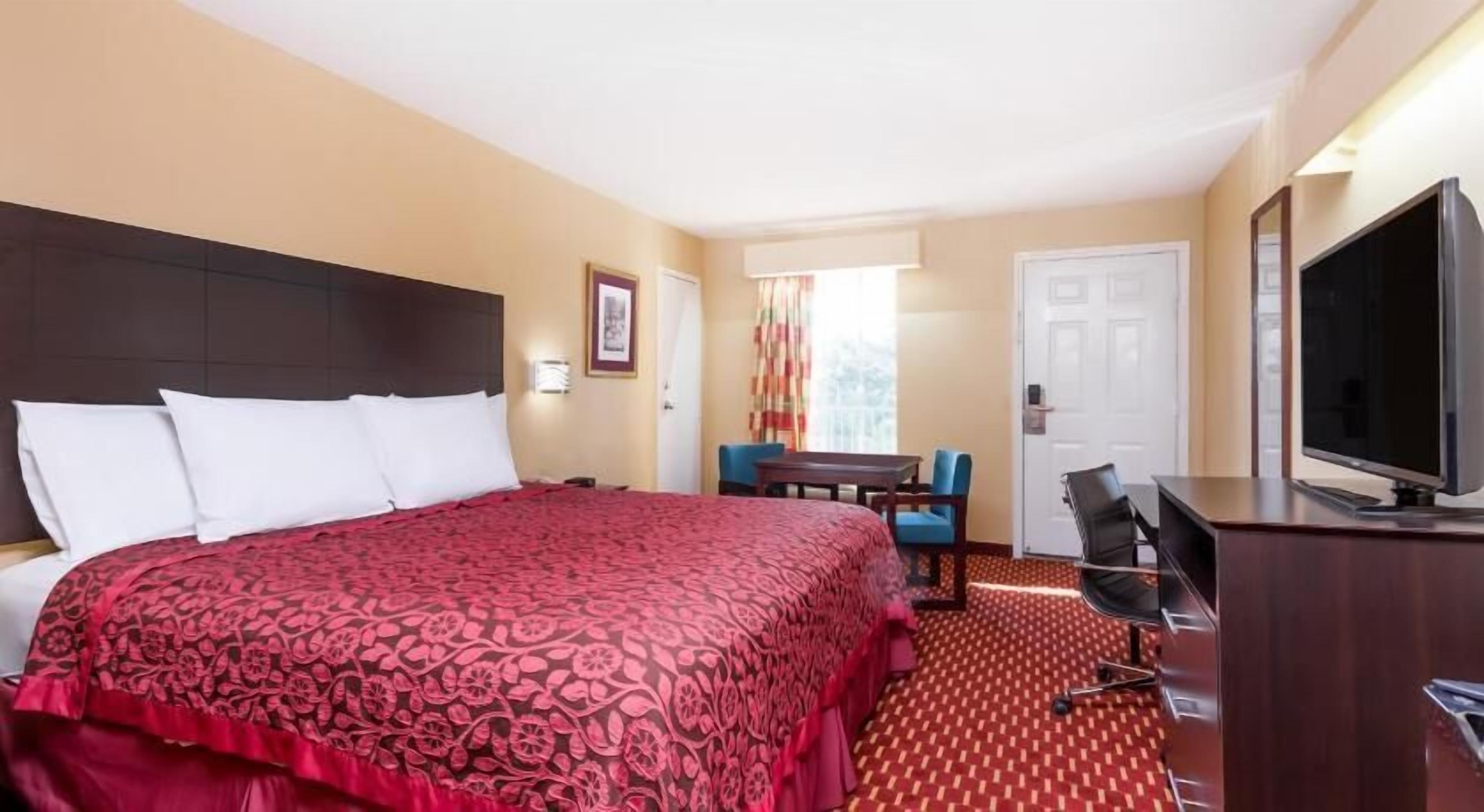 Desk, iron/ironing board, rollaway beds, free WiFi