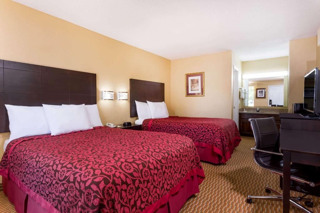 Desk, iron/ironing board, rollaway beds, free WiFi