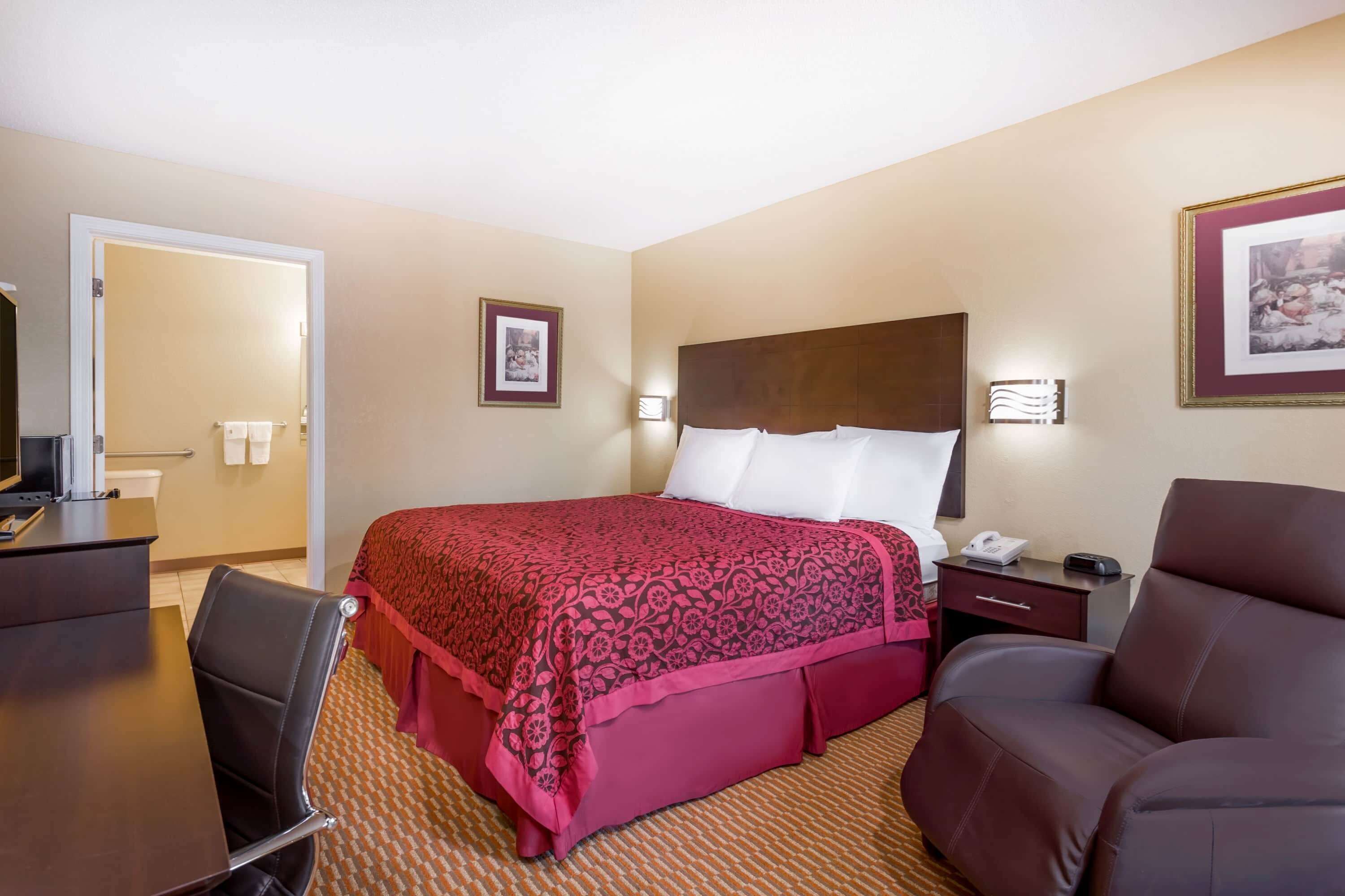 Desk, iron/ironing board, rollaway beds, free WiFi
