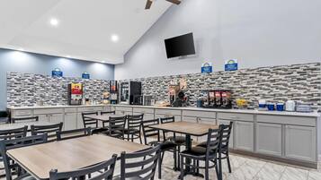 Free daily continental breakfast