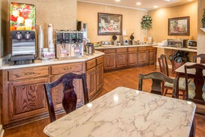 Petit déjeuner buffet compris tous les jours