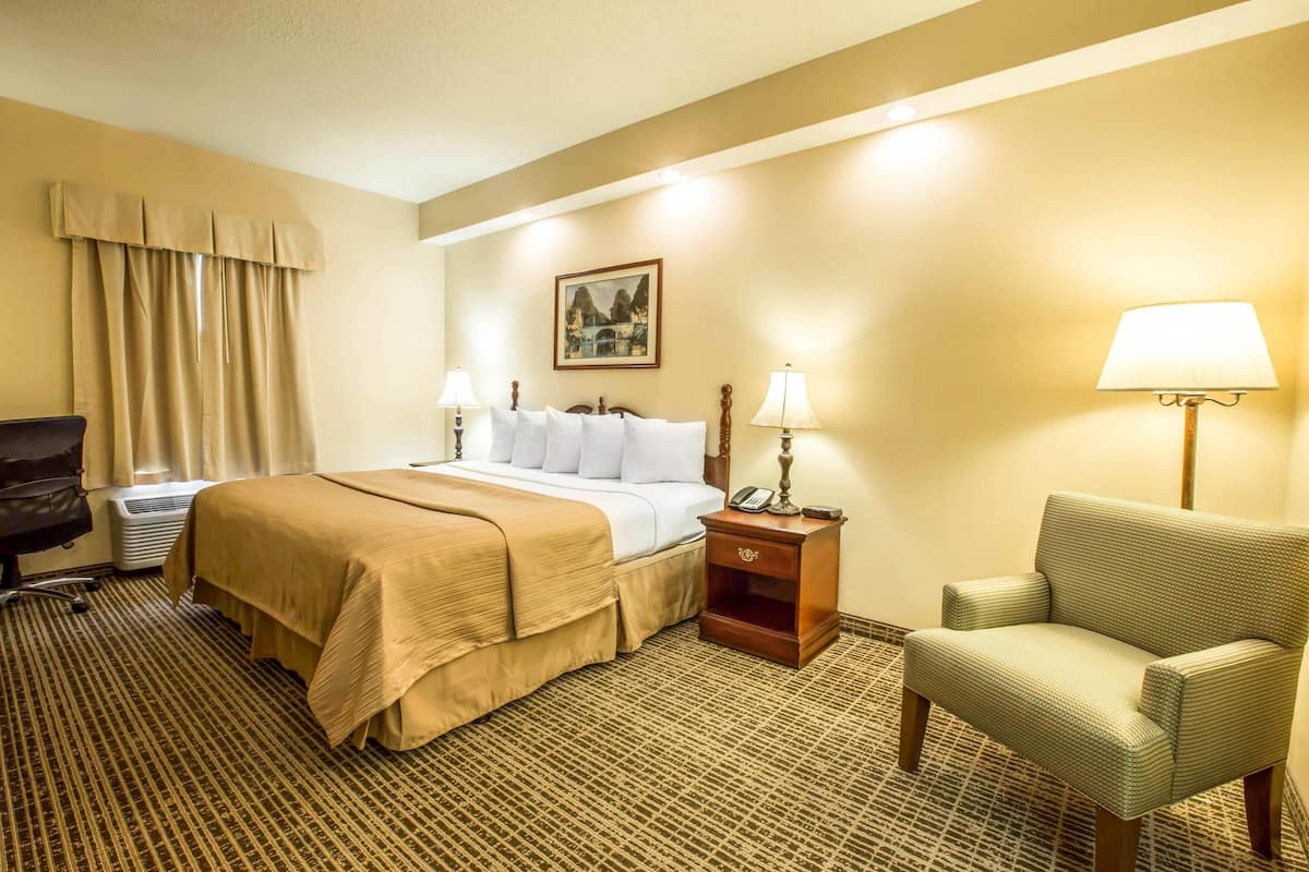 Pillow-top beds, desk, iron/ironing board, individually furnished