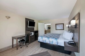 Pillowtop beds, in-room safe, desk, blackout drapes