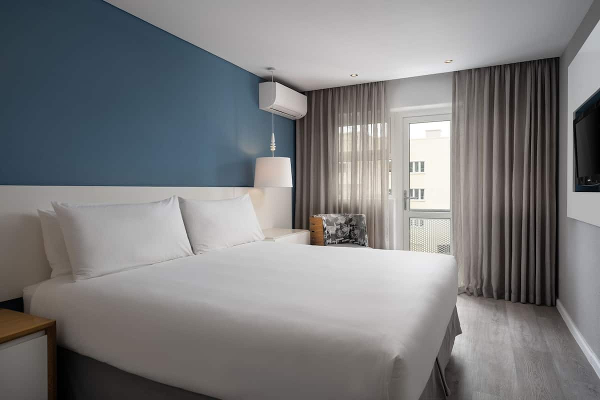 1 bedroom, in-room safe, desk, laptop workspace