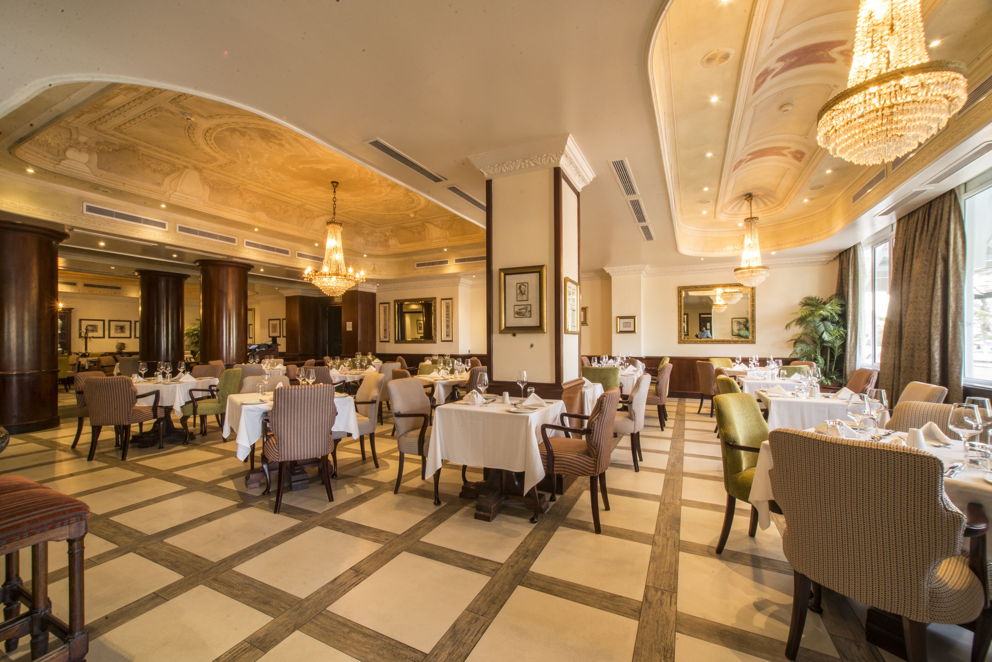 Daily buffet breakfast (ZAR 225 per person)