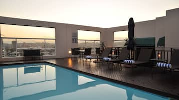 Outdoor pool, pool umbrellas