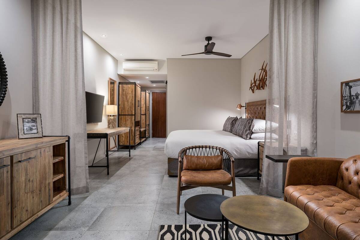 Premium bedding, minibar, in-room safe, desk