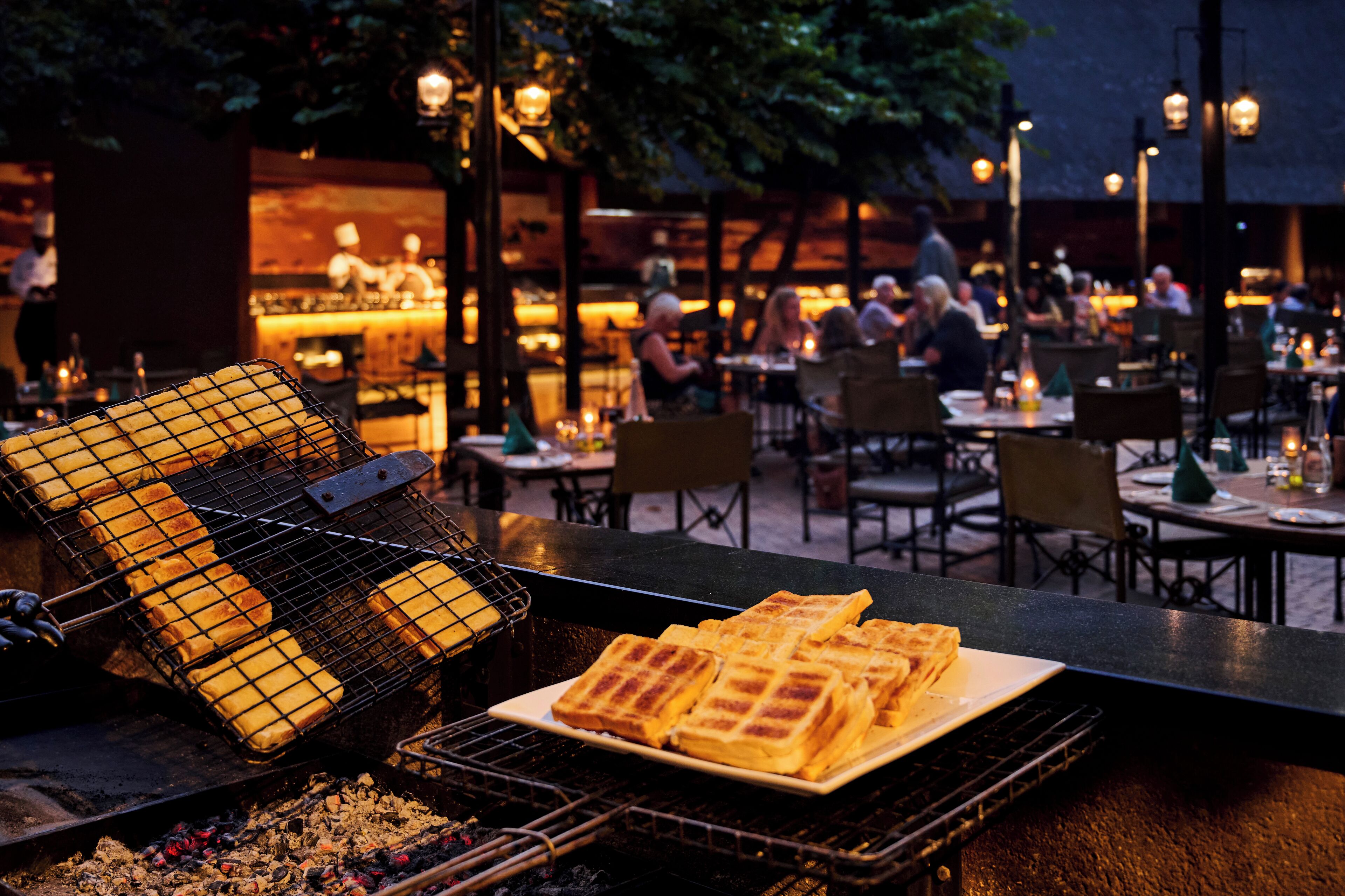 3 restaurants servant le petit déjeuner, spécialités Cuisine locale