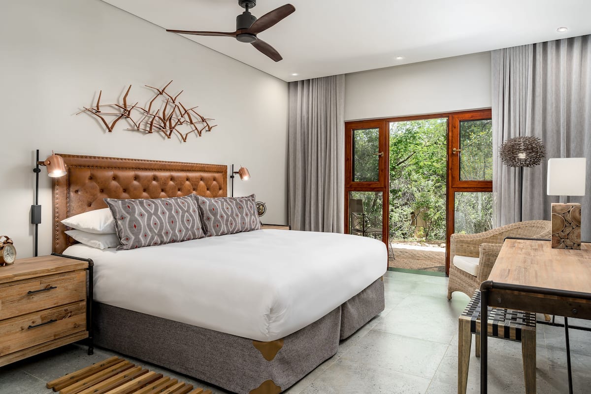 Kruger Executive Suite | Premium bedding, minibar, in-room safe, desk