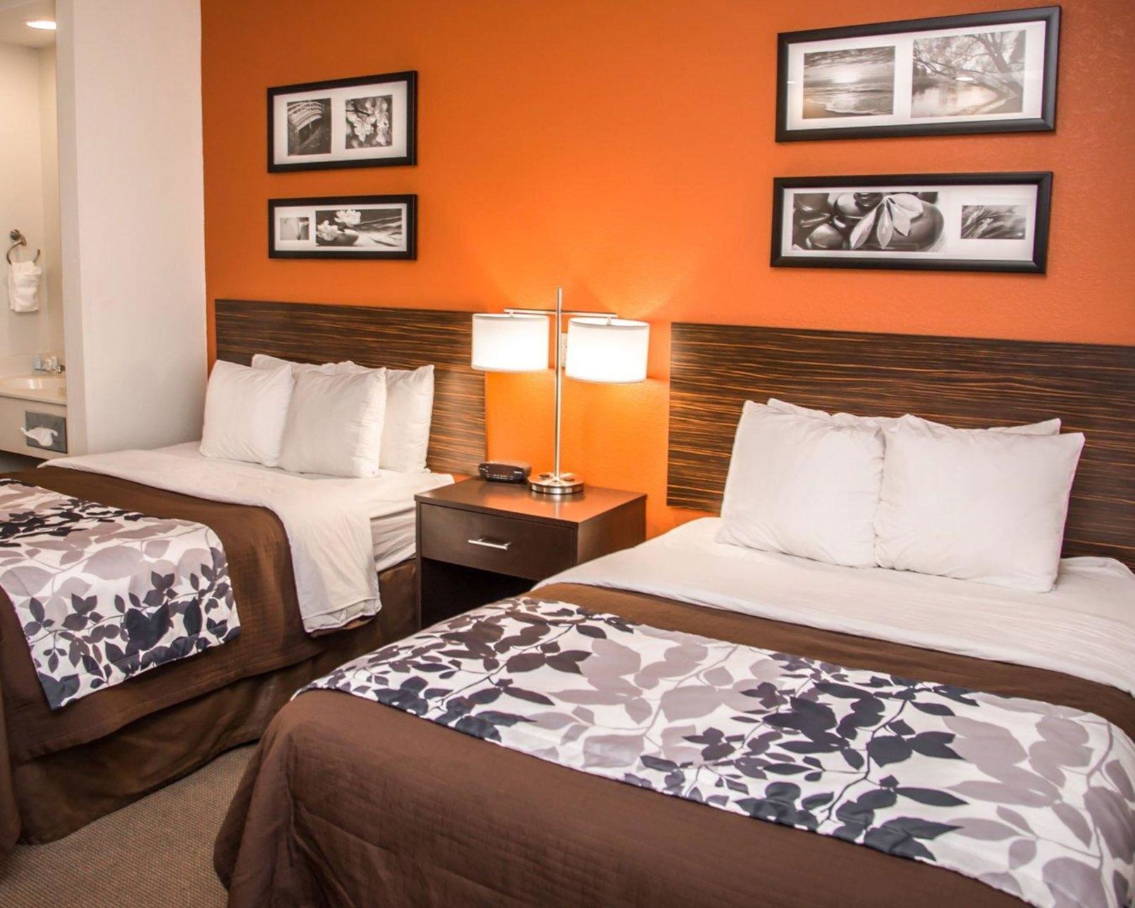 In-room safe, desk, iron/ironing board, free WiFi