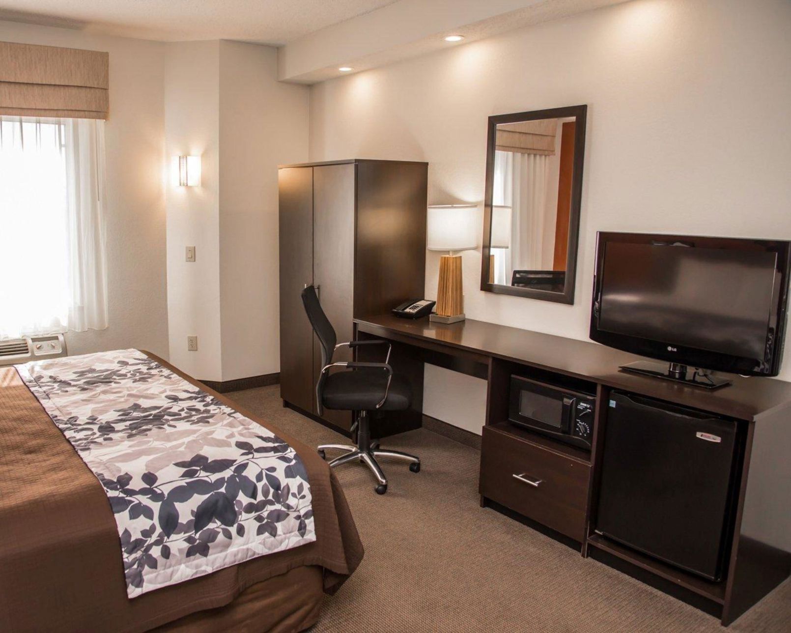 In-room safe, desk, iron/ironing board, free WiFi