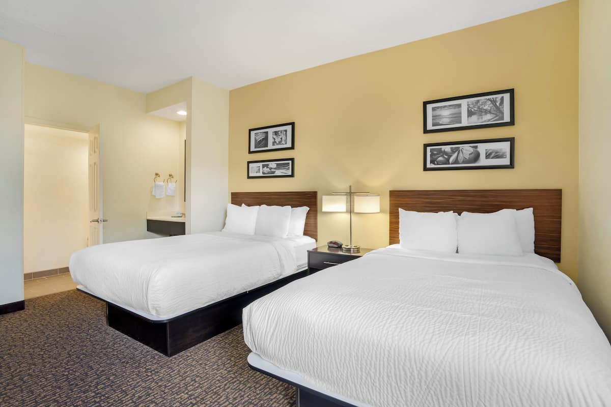 Standard Double Room, 2 Double Beds, Non Smoking | In-room safe, desk, iron/ironing board, free WiFi