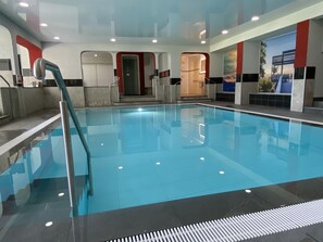 Couples treatment rooms, sauna, hot tub, steam room, Turkish bath