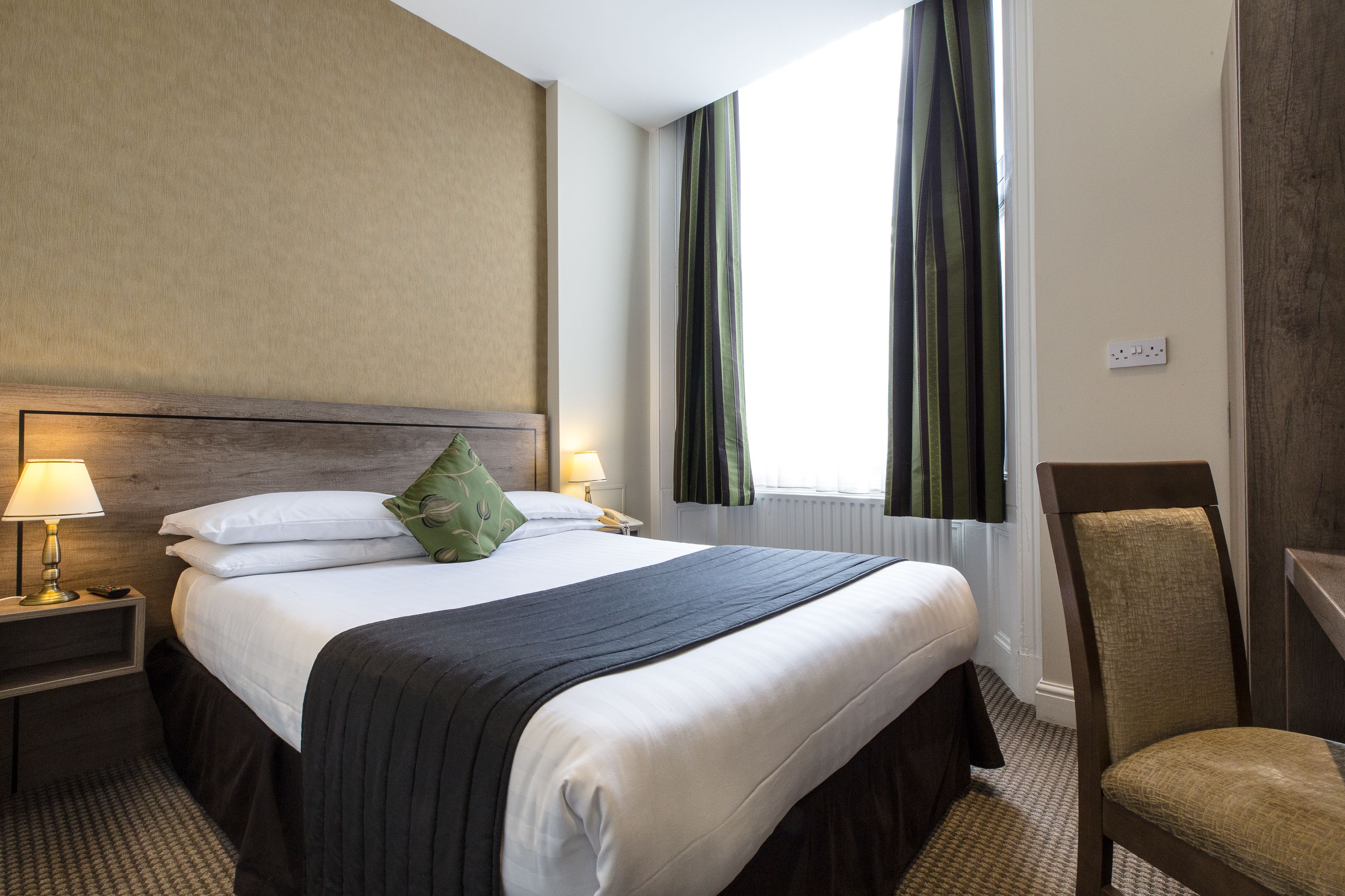 standard double room, 1 double bed | desk, blackout curtains, iron/ironing board, free wifi