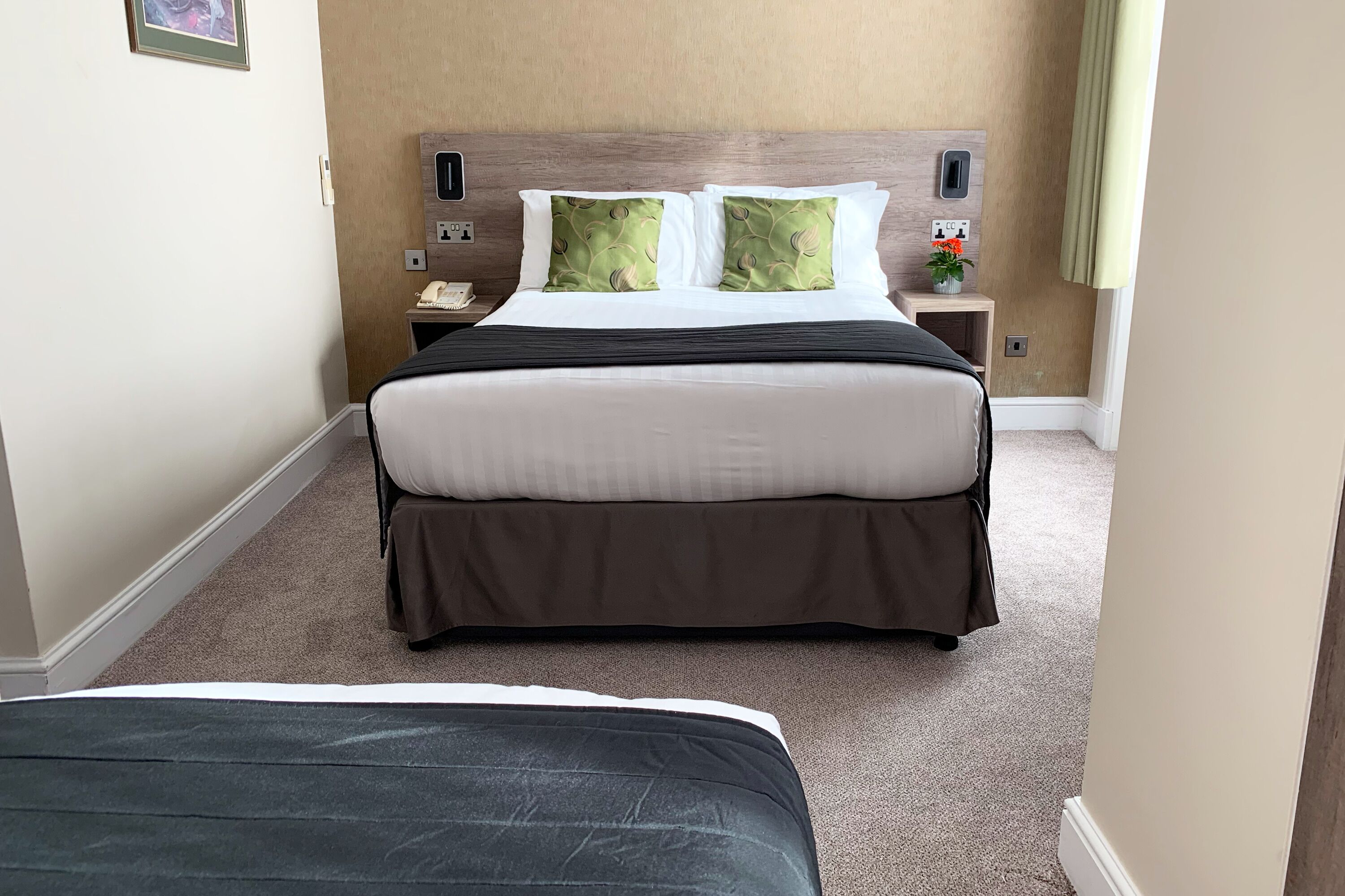 standard triple room | desk, blackout curtains, iron/ironing board, free wifi