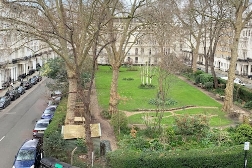 Kensington Gardens Hotel