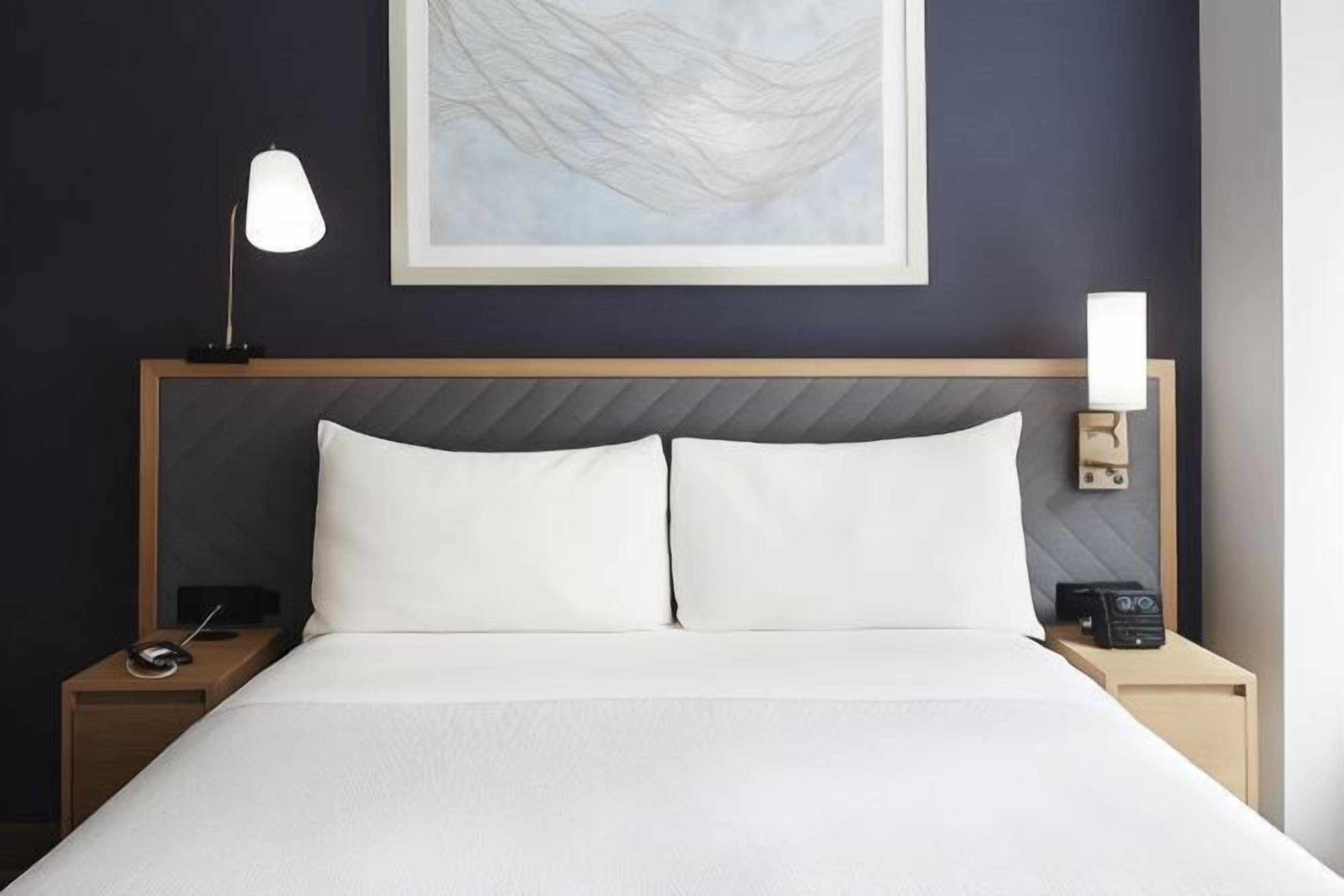 高級寢具、書桌、筆電工作空間、免費無線上網