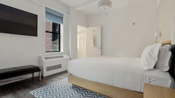 Standard Room (Mobility, Newly Renovated) | Accessible bathroom